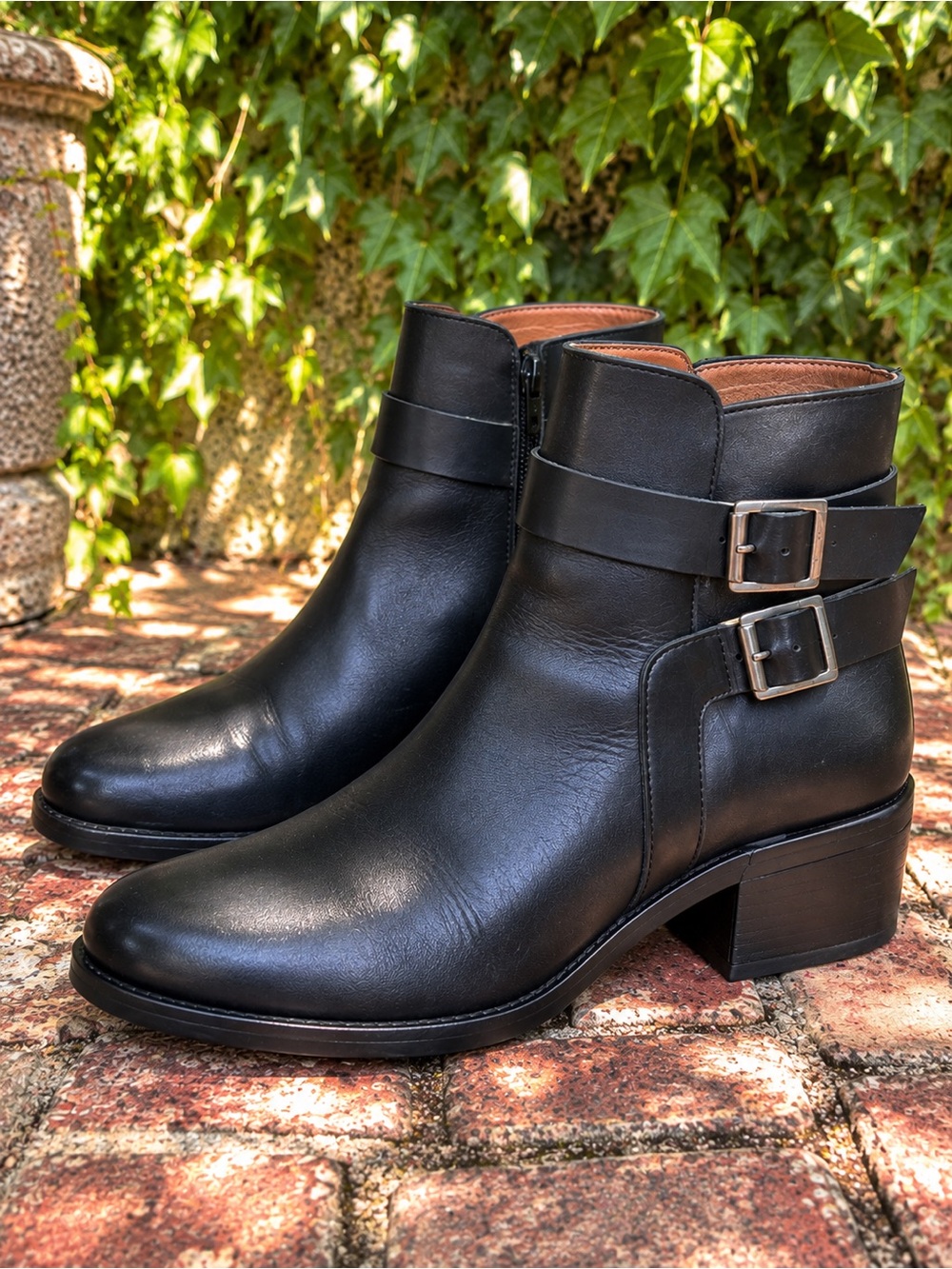 TARA M Black Leather Moto Combat Double Buckle Lug Sole Boots, 40